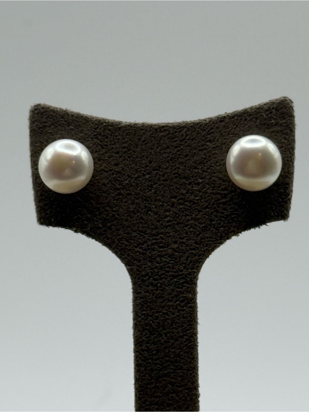 Classic Sterling silver White freshwater Pearl Stud Earrings